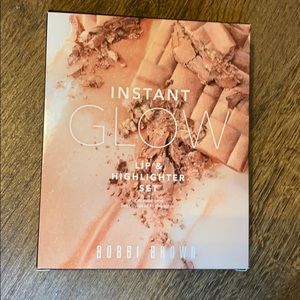 NEW! Bobbi Brown lip and highlighter set